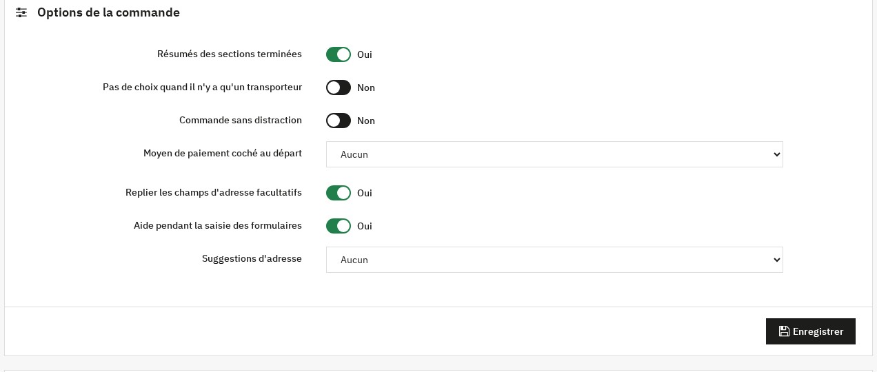 Panneau Options de la commande : résumés des sections, transporteur unique, commande sans distraction, moyen de paiement coché, champs repliés, aide à la saisie et suggestions d’adresse