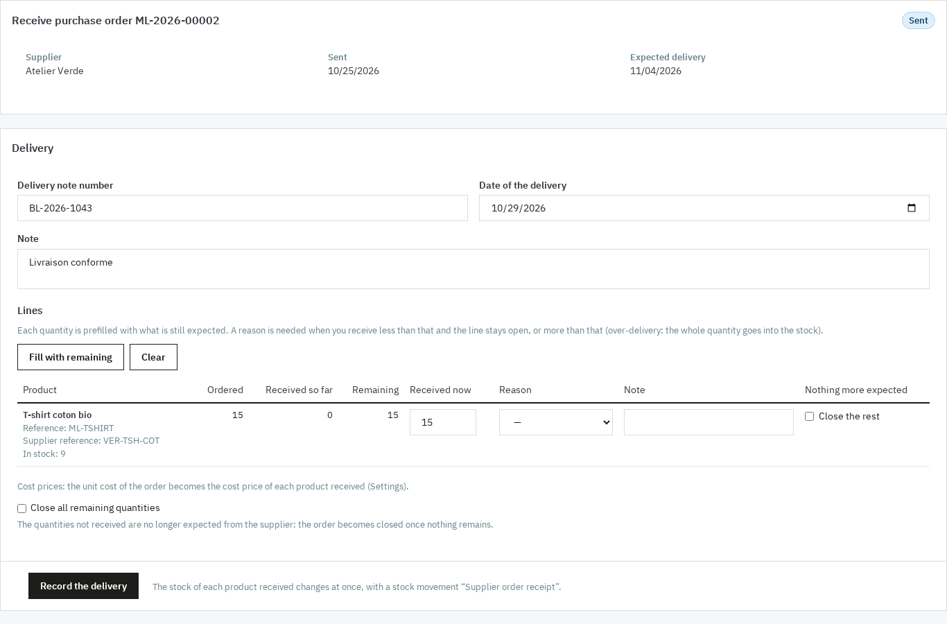 Purchase order receiving form with ordered, already received, remaining and received-now quantities, the discrepancy reason and the option to close the remainder